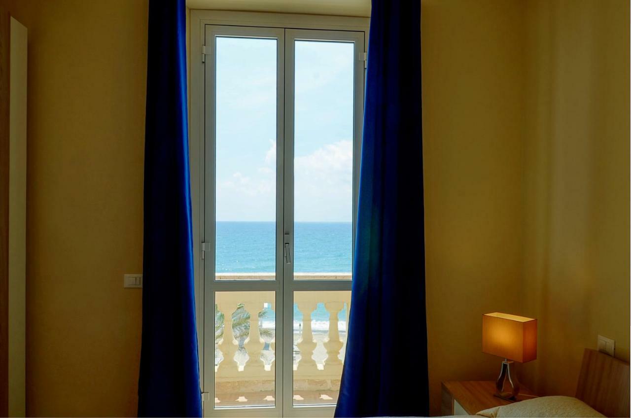 Blu Sea Apartments 皮特拉利古 外观 照片